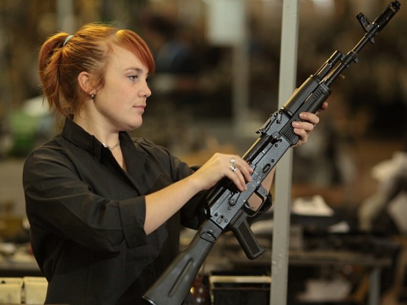 Preocupação Kalashnikov se submeter rebranding com recursos próprios