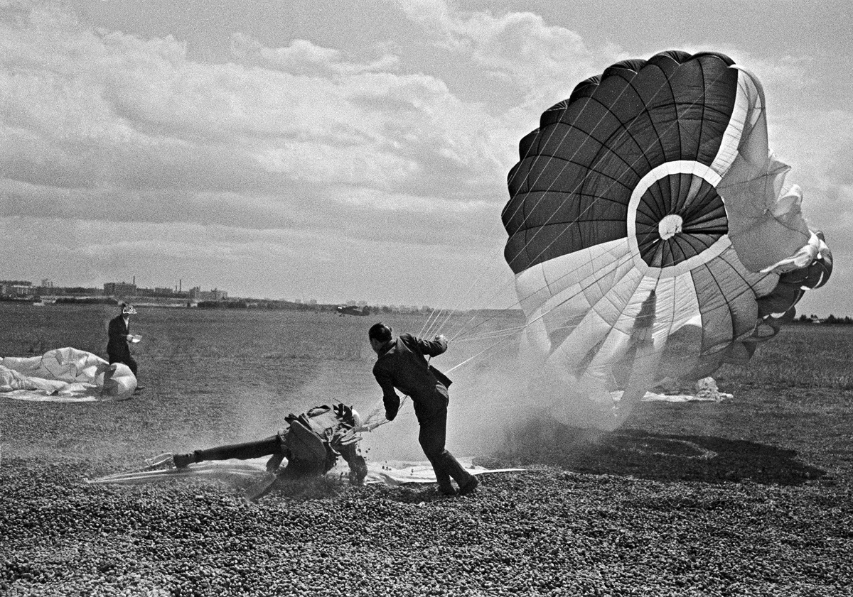 Глеб Котельников – создатель первого ранцевого парашюта