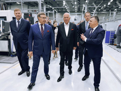 Ростех открыл в Москве крупный центр по производству деталей авиадвигателей для «Суперджета» и МС-21