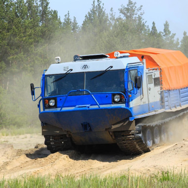 Курганмашзавод передал заказчику вездеход ТМ-140