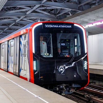 Rostec has Started Manufacturing High-Performance Glass for the Moskva-2024 Metro Trains