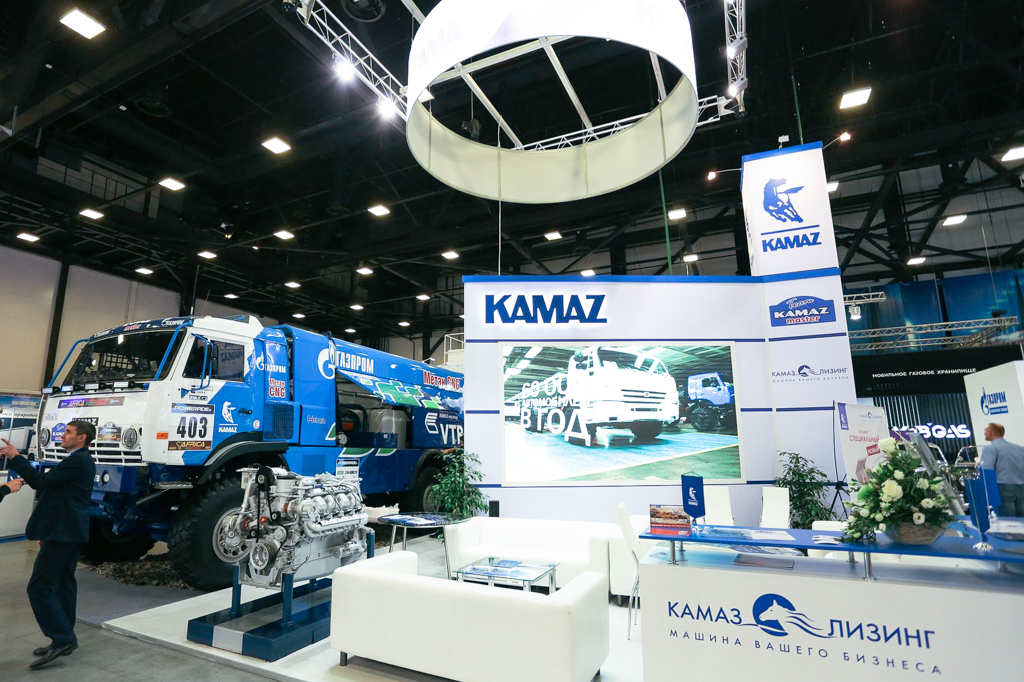 KAMAZ Presented Race Truck With Gas and Diesel Drive