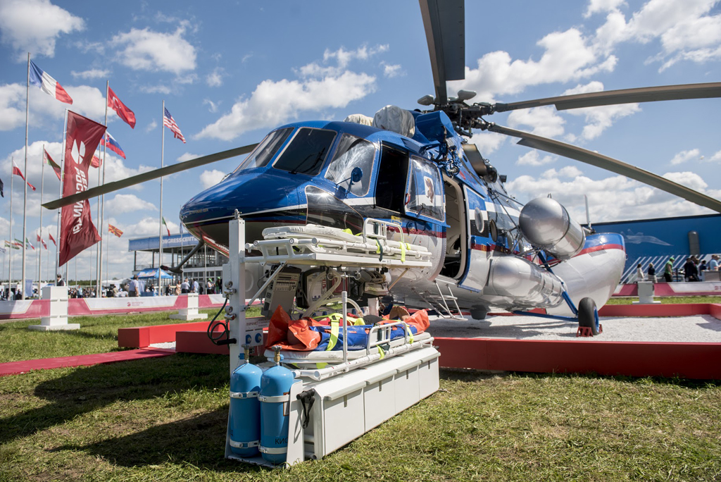 «Вертолеты России» поставили три медицинских Ми-8АМТ для Сибири