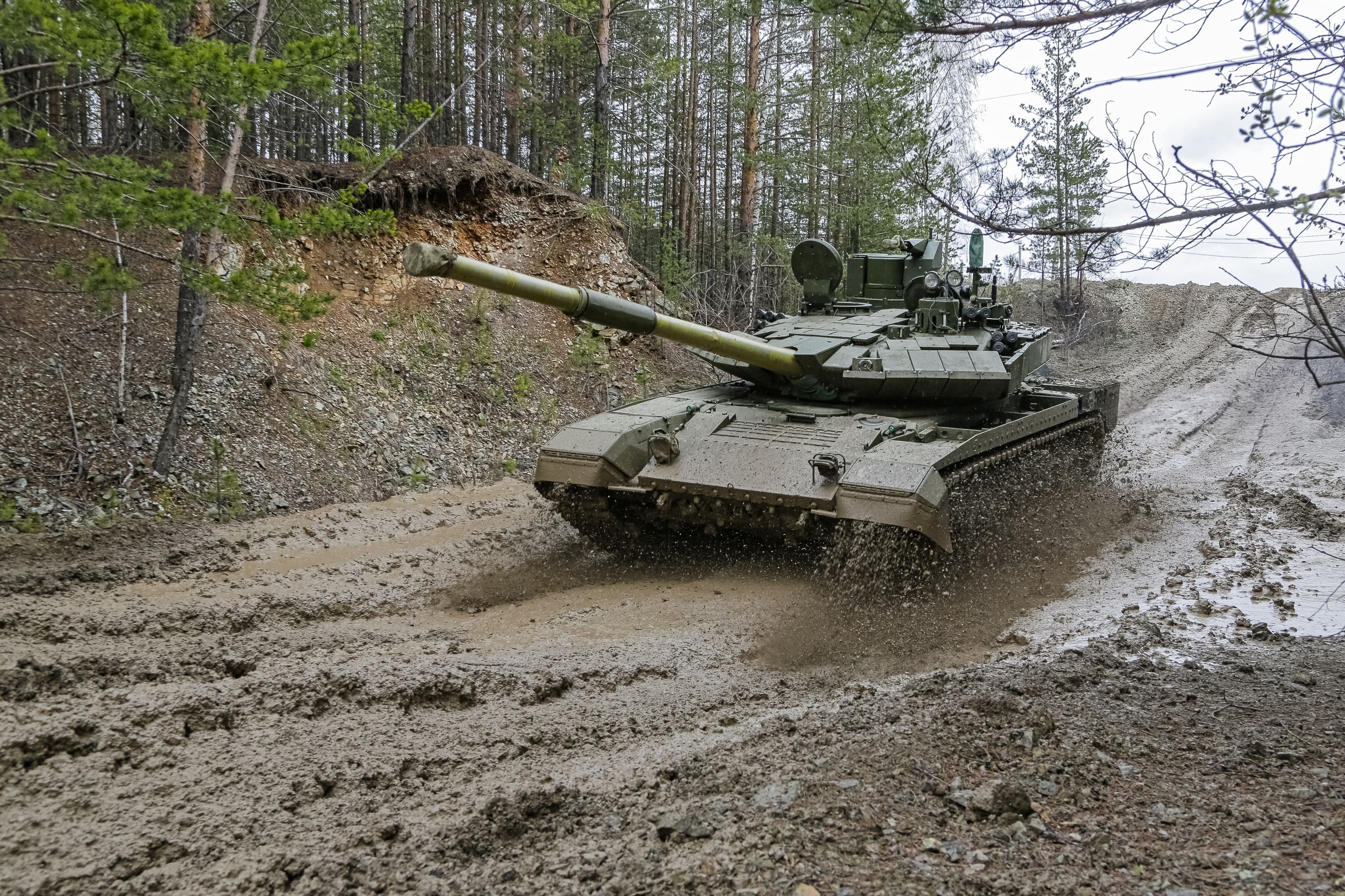 Уралвагонзавод отправил в армию эшелоны современных танков