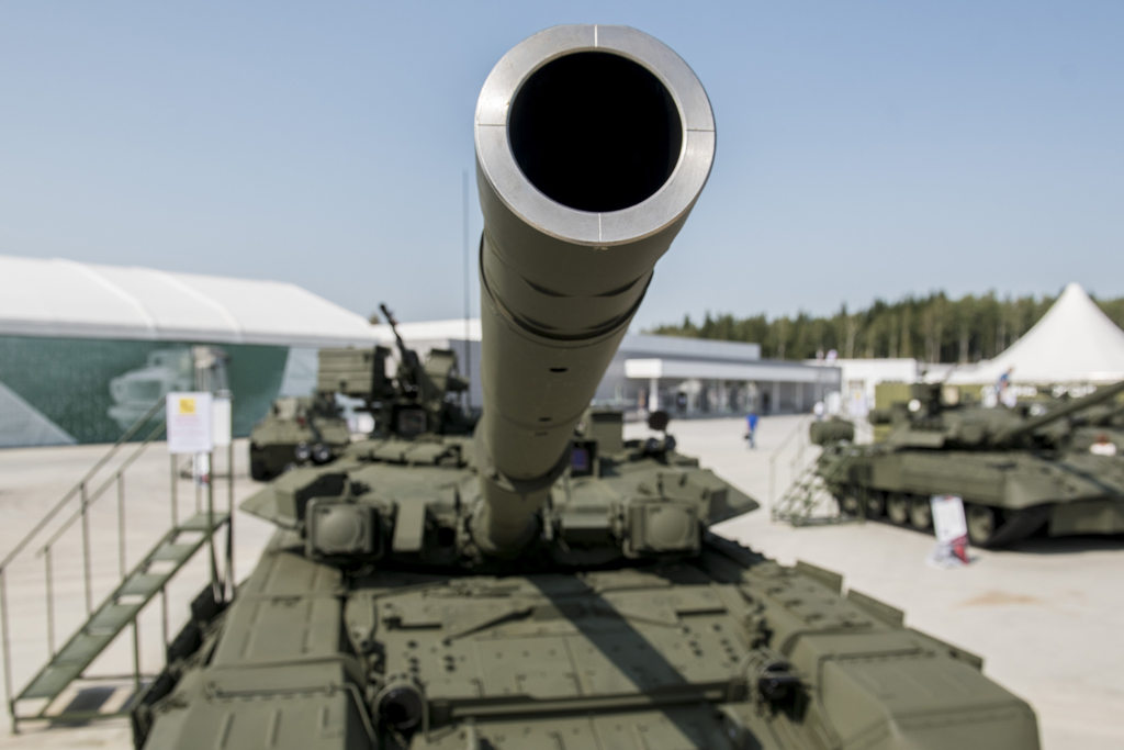 Минобороны России заказало Уралвагонзаводу танки Т-90М