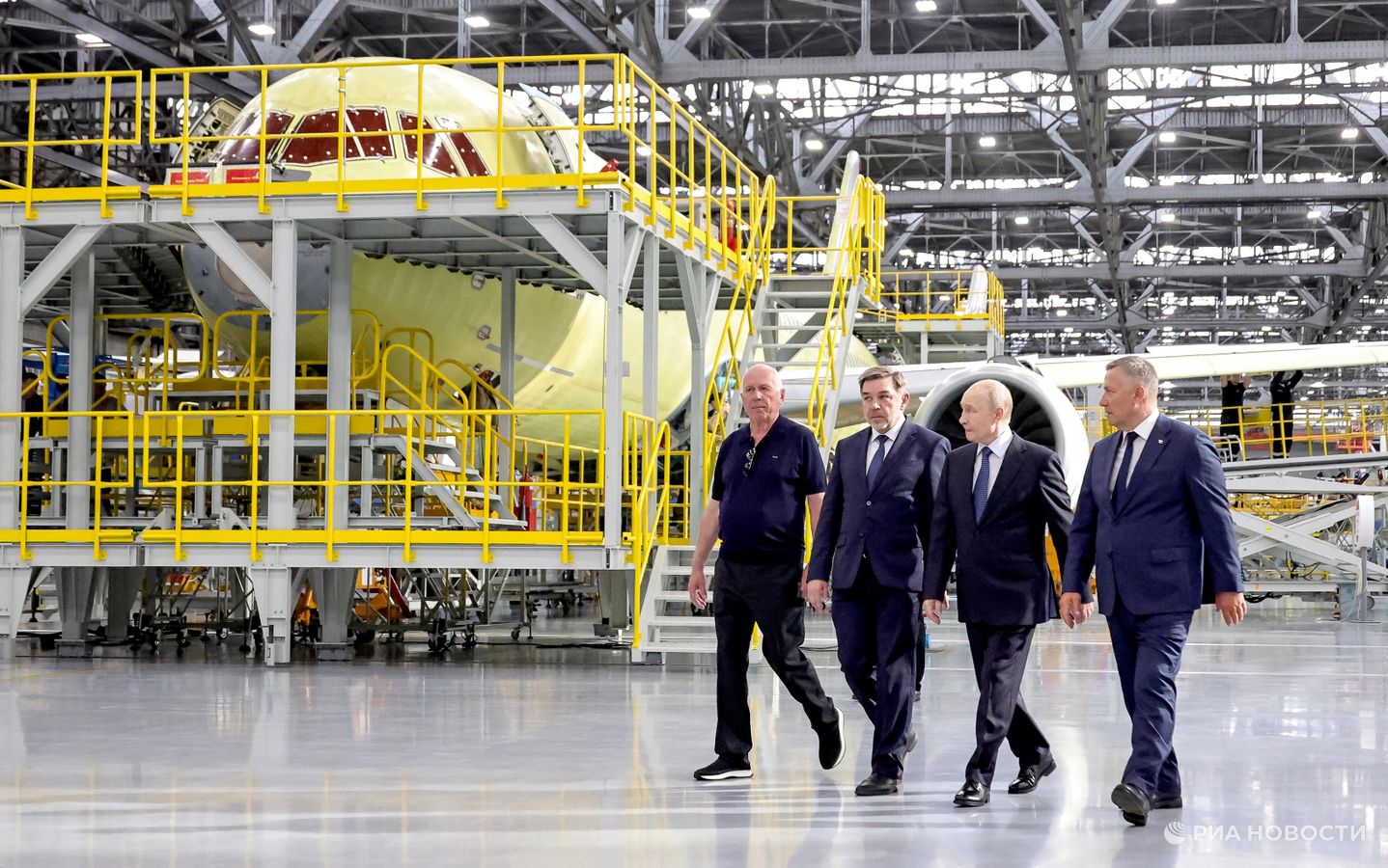 Vladimir Putin Estimated the Progress of Work on the МС-21 and Yak-130М