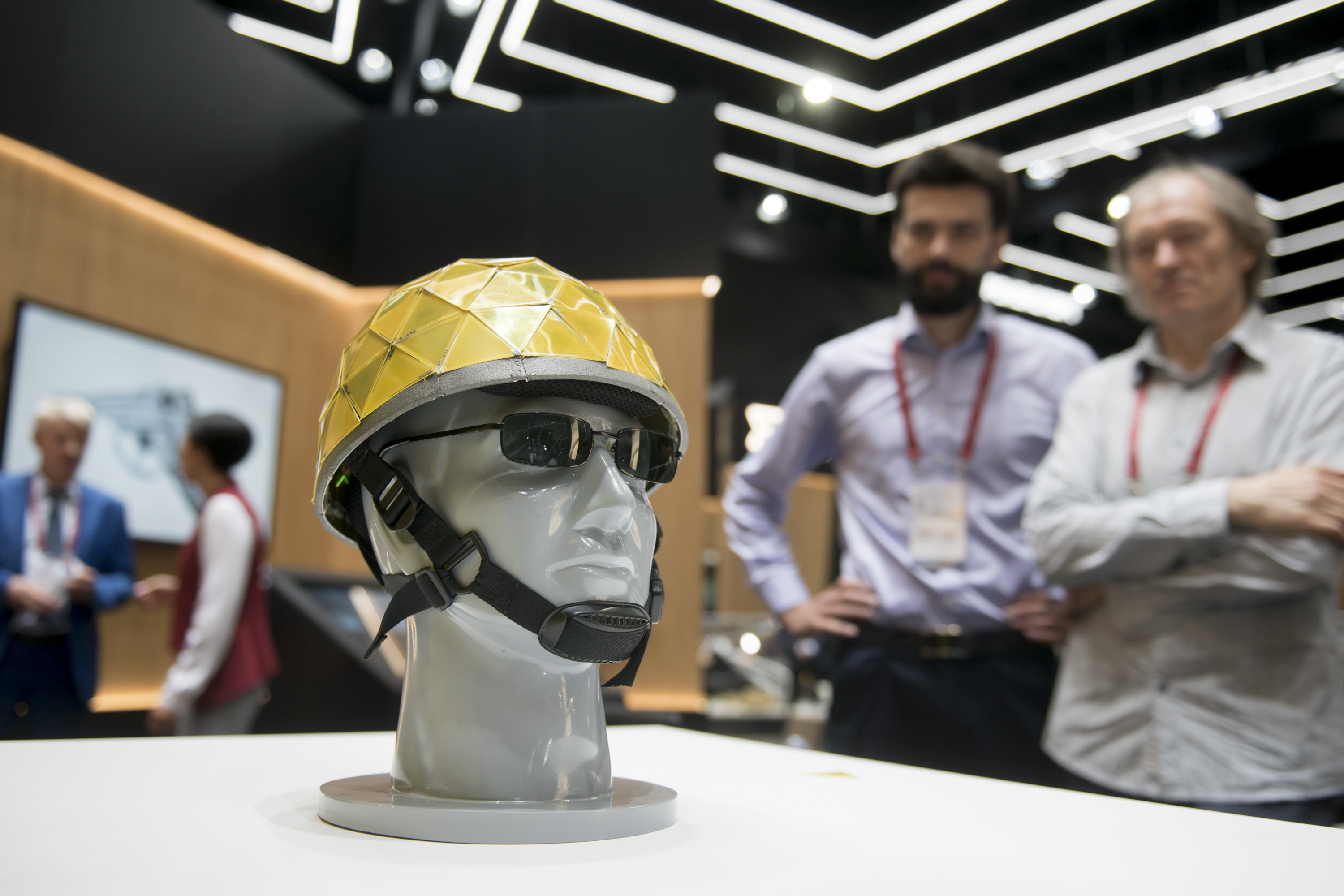 Rostec Presents Chameleon Helmet to Equip the "Soldier of the Future" at Army 2018