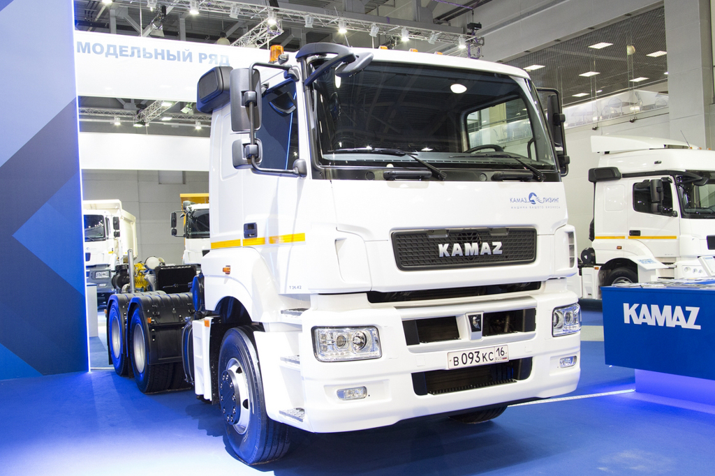 КАМАЗ остается лидером российского рынка грузовиков