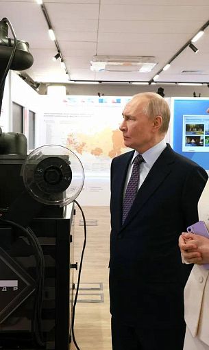 Ростех показал робота-сварщика на чемпионате «Время первых»