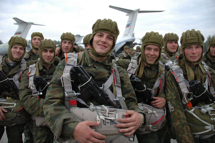 Российская армия сильна. Российская армия 2011. ВДВ РФ В 2007. Российская армия сво. Поддержка военнослужащих сво.