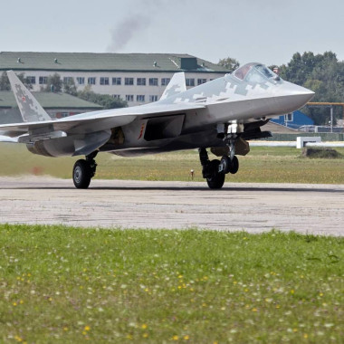 ОАК передала в войска партию самолетов Су-57 и Су-35С