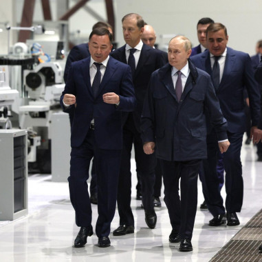 Рабочий визит Владимира Путина на производственную площадку «Мотовилихинских заводов»