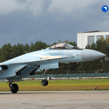 ОАК передала Минобороны РФ новые истребители Су-35С