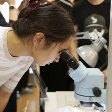 «РТ-Техприемка» открывает школьникам Омска мир высокоточных измерений