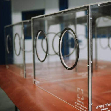 Ростех безвозмездно поставил медицинские боксы для защиты от коронавируса