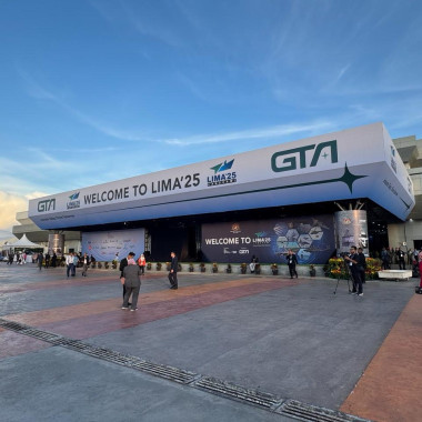 Экспозиция авиационных холдингов Ростеха на выставке LIMA 2025