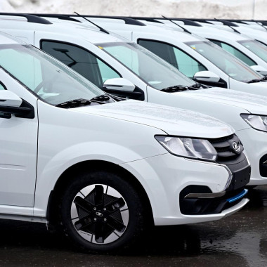 Электрофургоны LADA Largus выходят на столичные маршруты