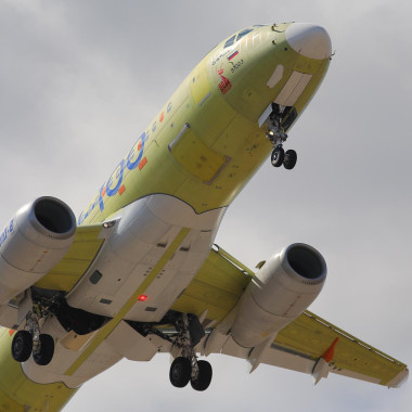 Полностью импортозамещенный SJ-100 совершил первый полет