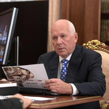 Владимир Путин встретился с гендиректором Ростеха Сергеем Чемезовым