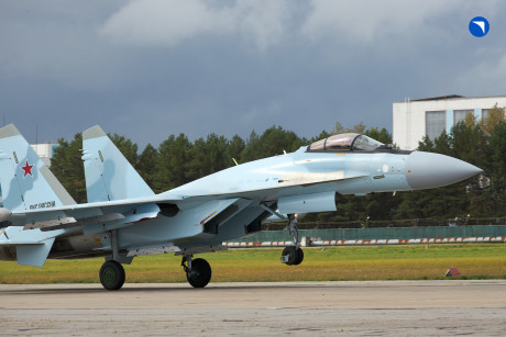 Передача Минобороны РФ новых истребителей Су-35С