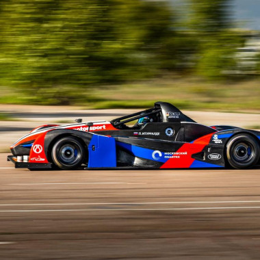 The First Russian Hybrid Race Car was Created Using Rostec’s Innovative Materials