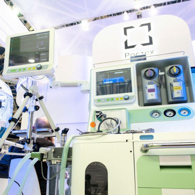 Ростех поставил в больницы и роддома Подмосковья более 30 наркозно-дыхательных аппаратов