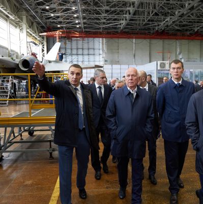 Глава Ростеха посетил производство истребителей Су-57 в Комсомольске-на-Амуре
