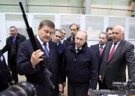 Владимир Путин посетил концерн «Калашников»