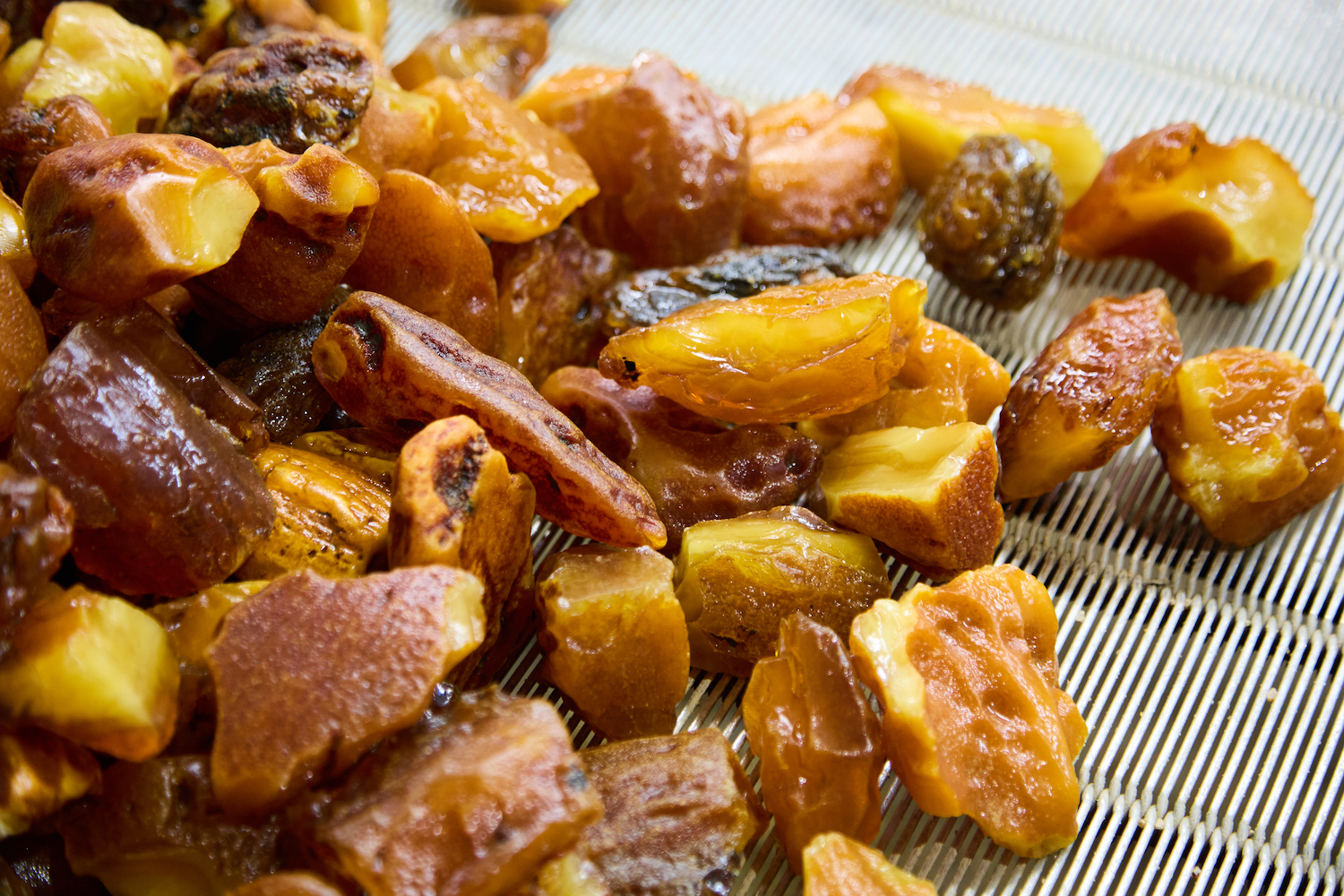 Янтарный комбинат Ростеха обновил годовой рекорд добычи солнечного камня