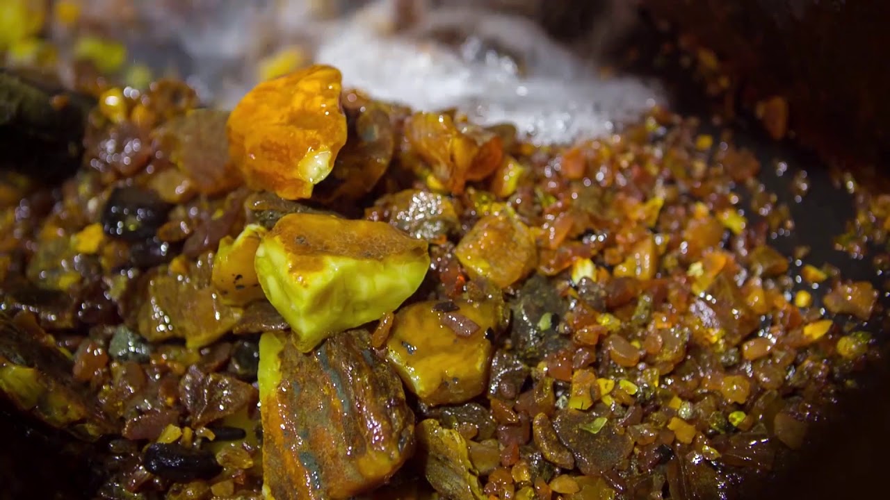 Янтарный комбинат провел первый в этом году аукцион по продаже янтаря