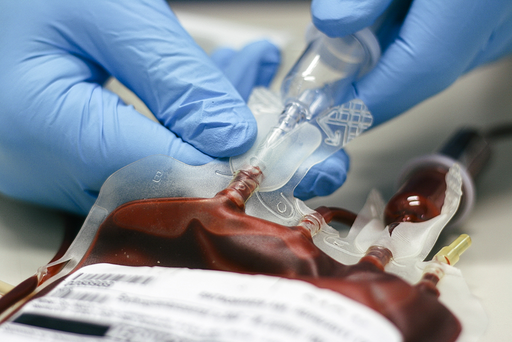 «Нацимбио» обеспечила медучреждения страны препаратами плазмы крови