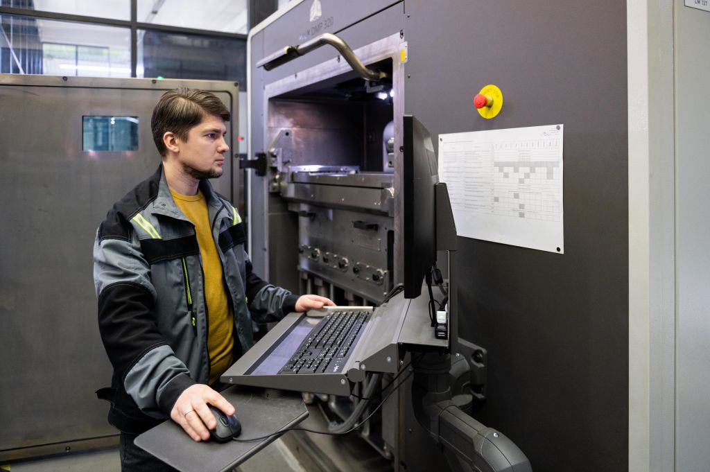 Авиастроительные предприятия Ростеха открывают двери для школьников