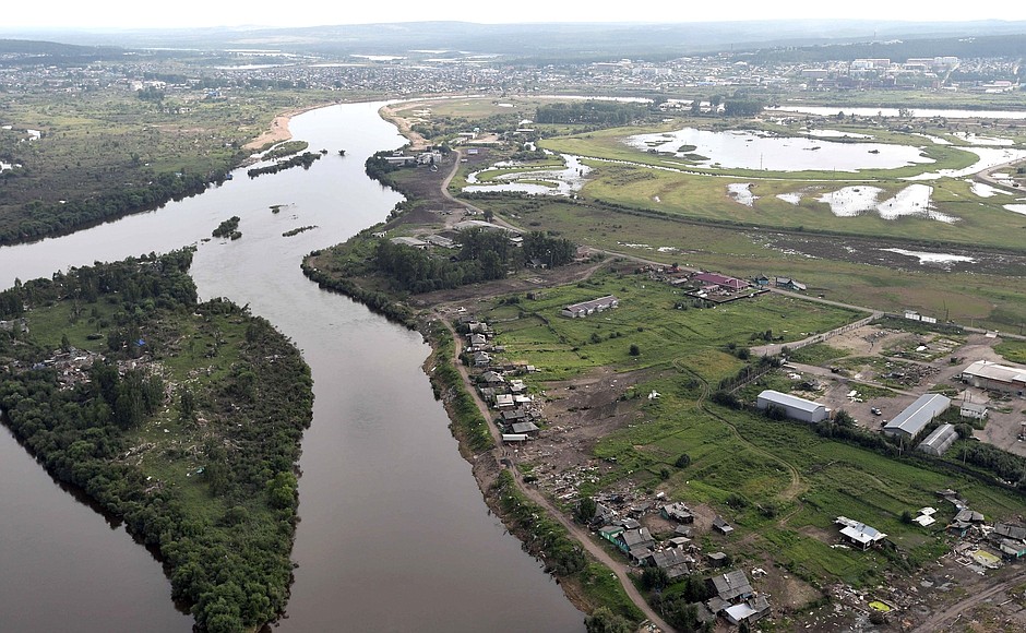 Ростех направил спецтехнику в Иркутскую область для ликвидации последствий наводнения