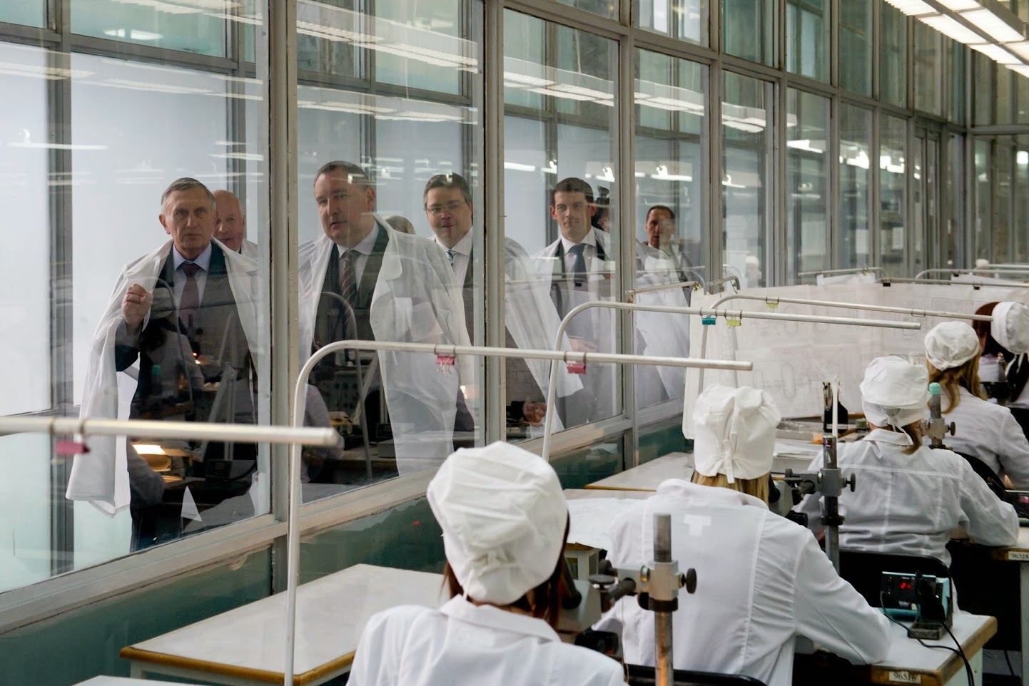 завод легран в ульяновске. завод ситроен в воротынске. новый цех сельмаш. новый завод в кировске ленинградской области.