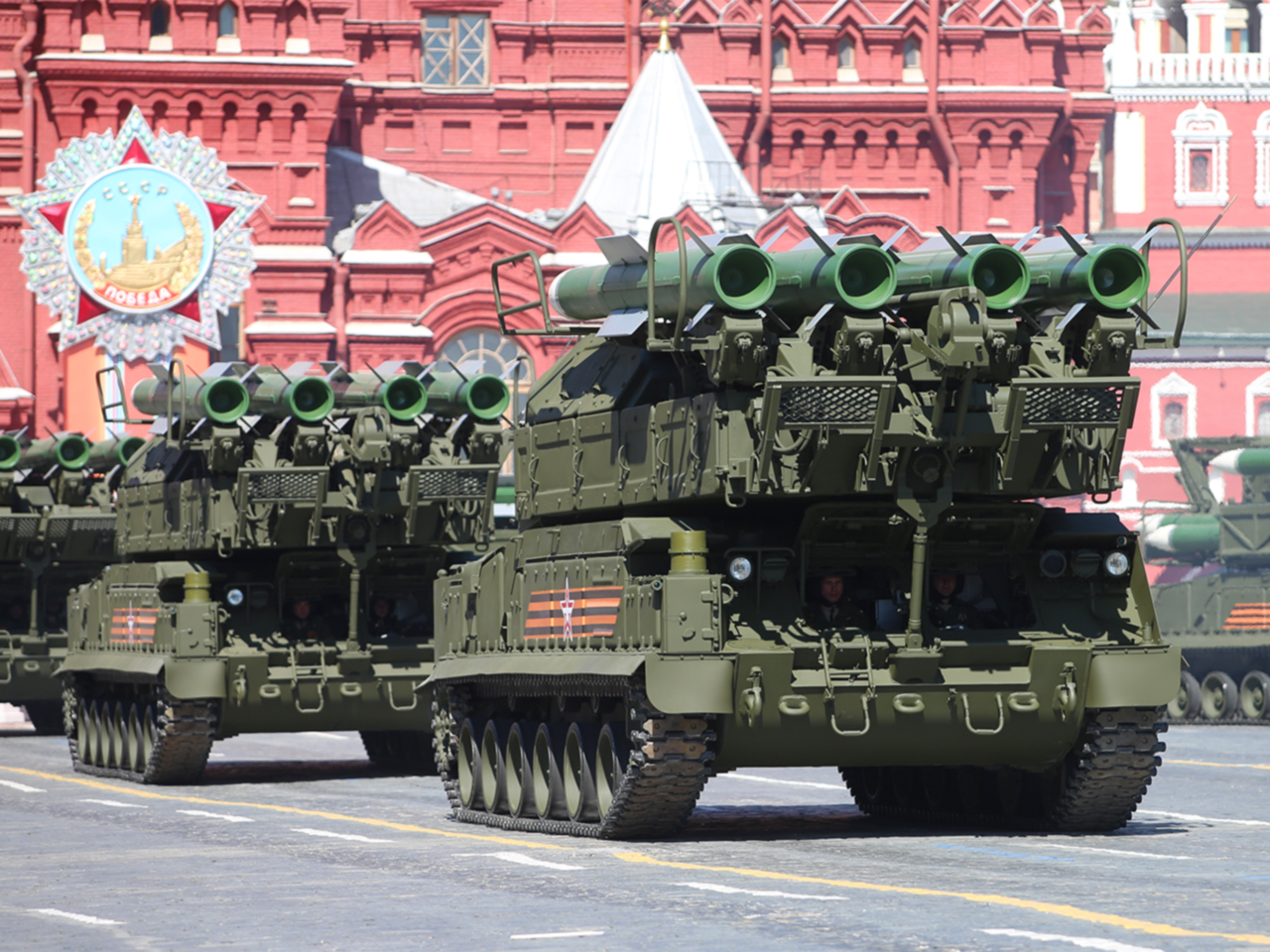 Россия представит 700 разработок оружия на IDEX-2015