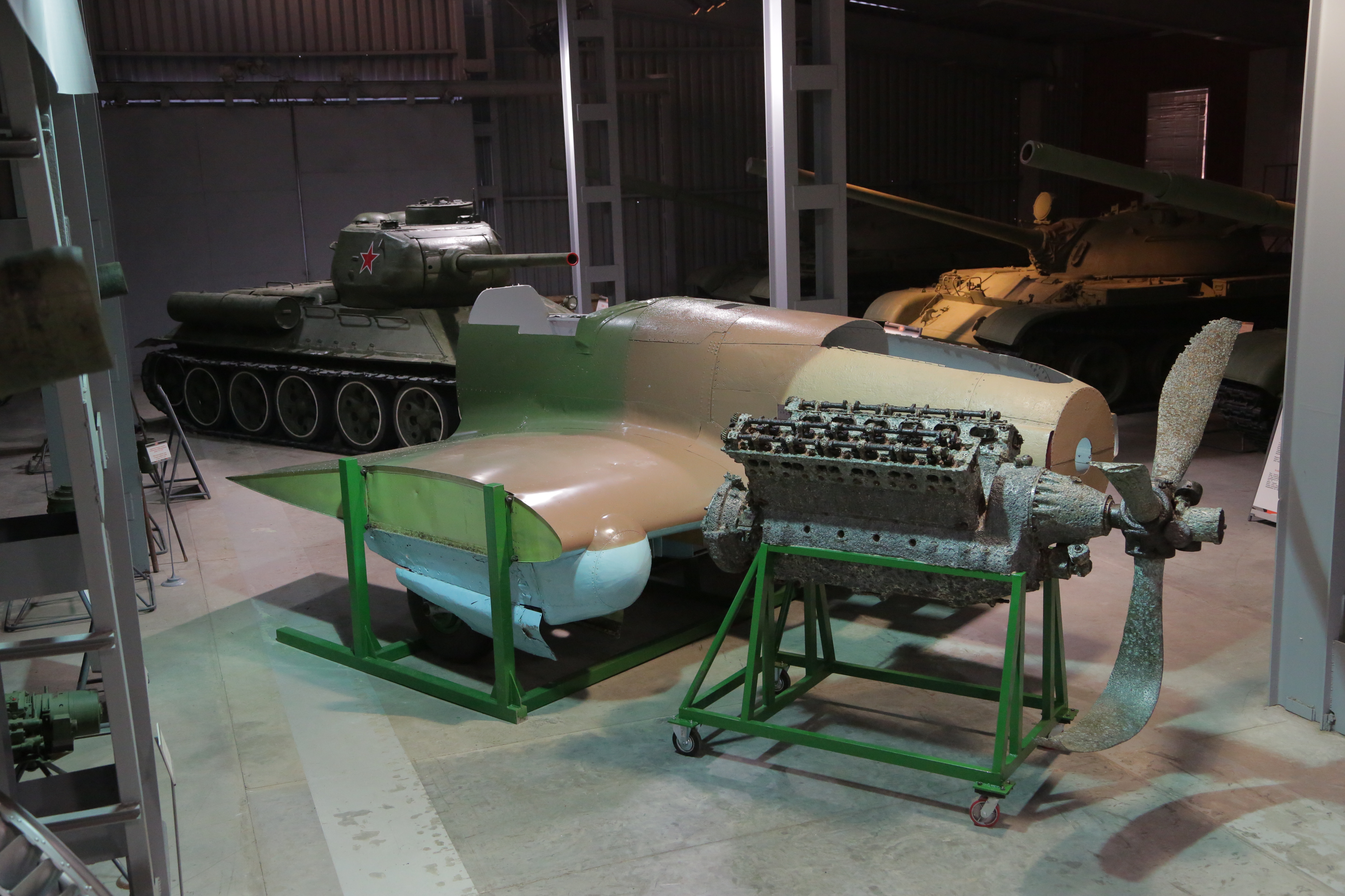Музей Уралвагонзавода пополнился «летающим танком»