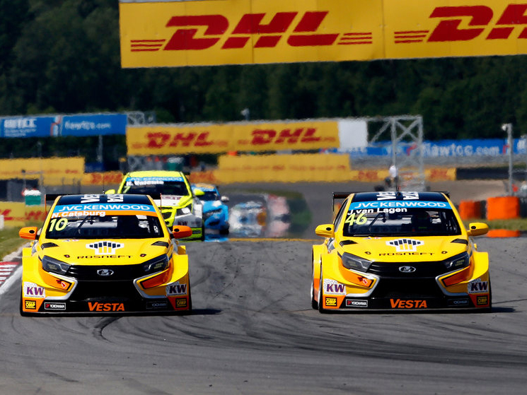 Lada SPORT ROSNEFT made it to its first podium of the 2015 WTCC season