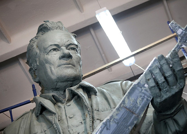 Памятник Михаилу Калашникову будет открыт в Москве в День оружейника