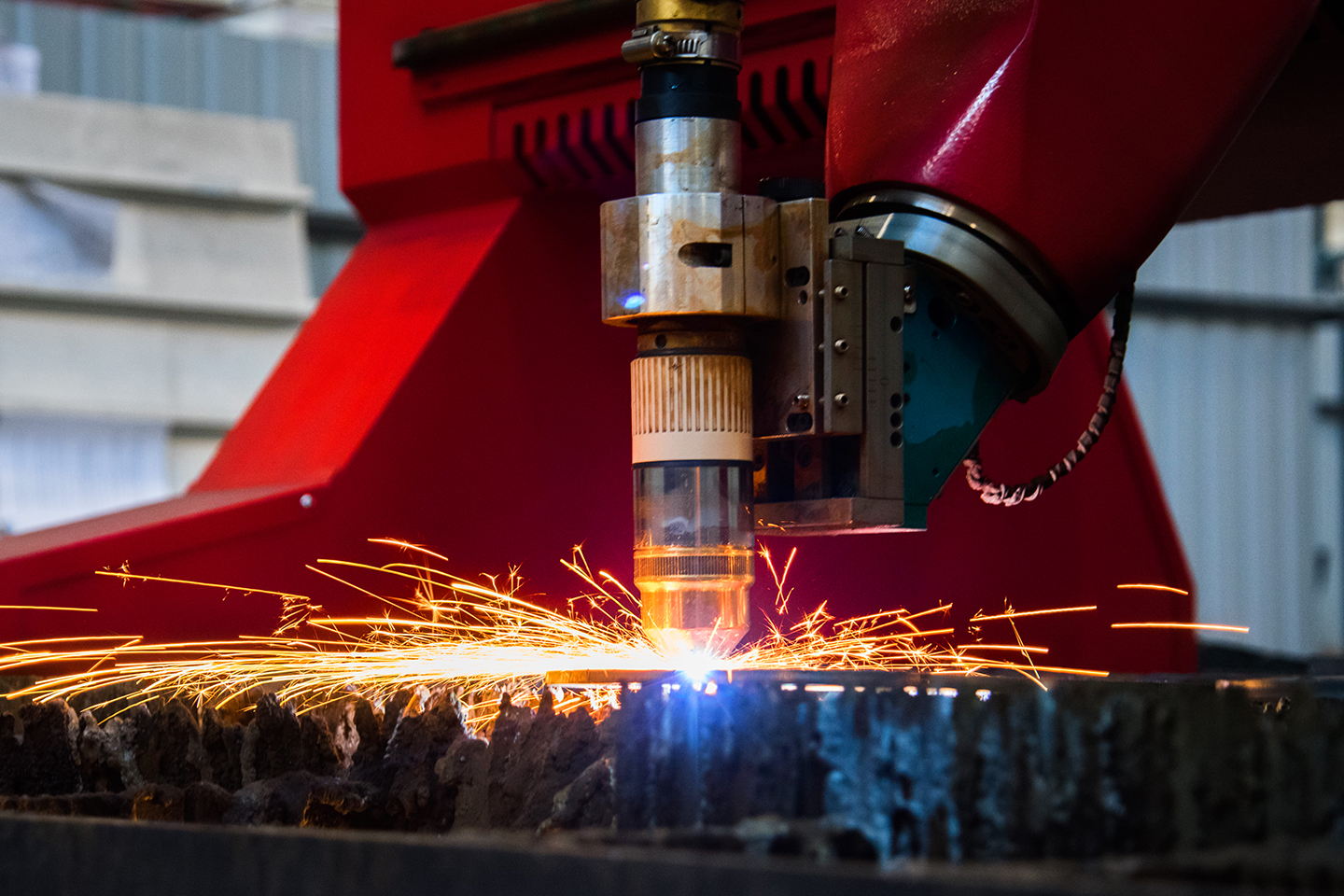 Предприятие «Калашникова» внедрило инновационный станок плазменной резки