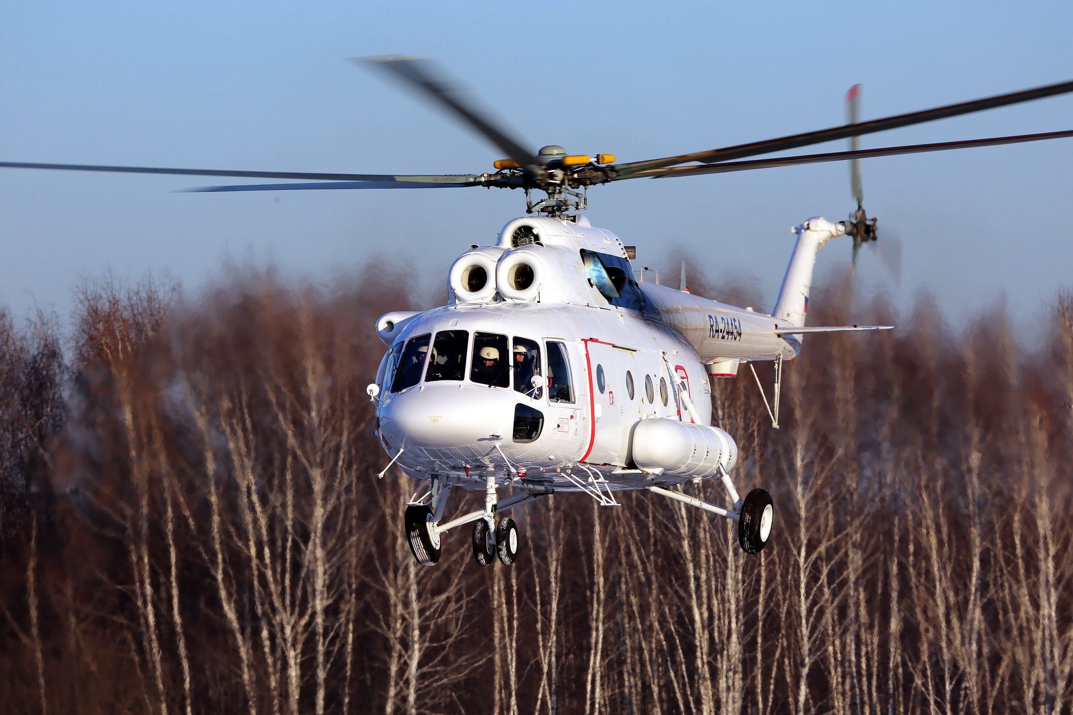 «Вертолеты России» передали ГТЛК три Ми-8МТВ-1 и один «Ансат»