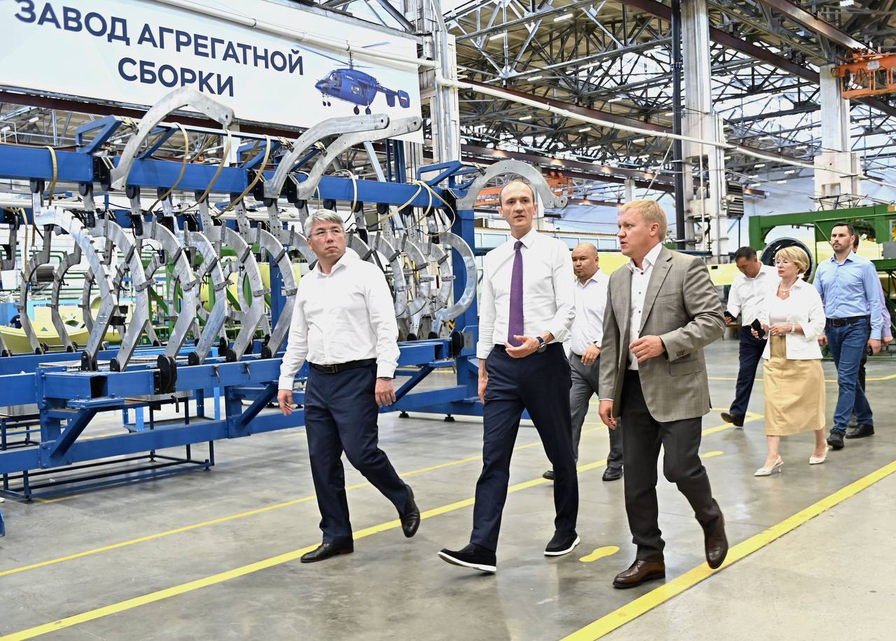 Дмитрий Григоренко посетил Улан-Удэнский авиазавод