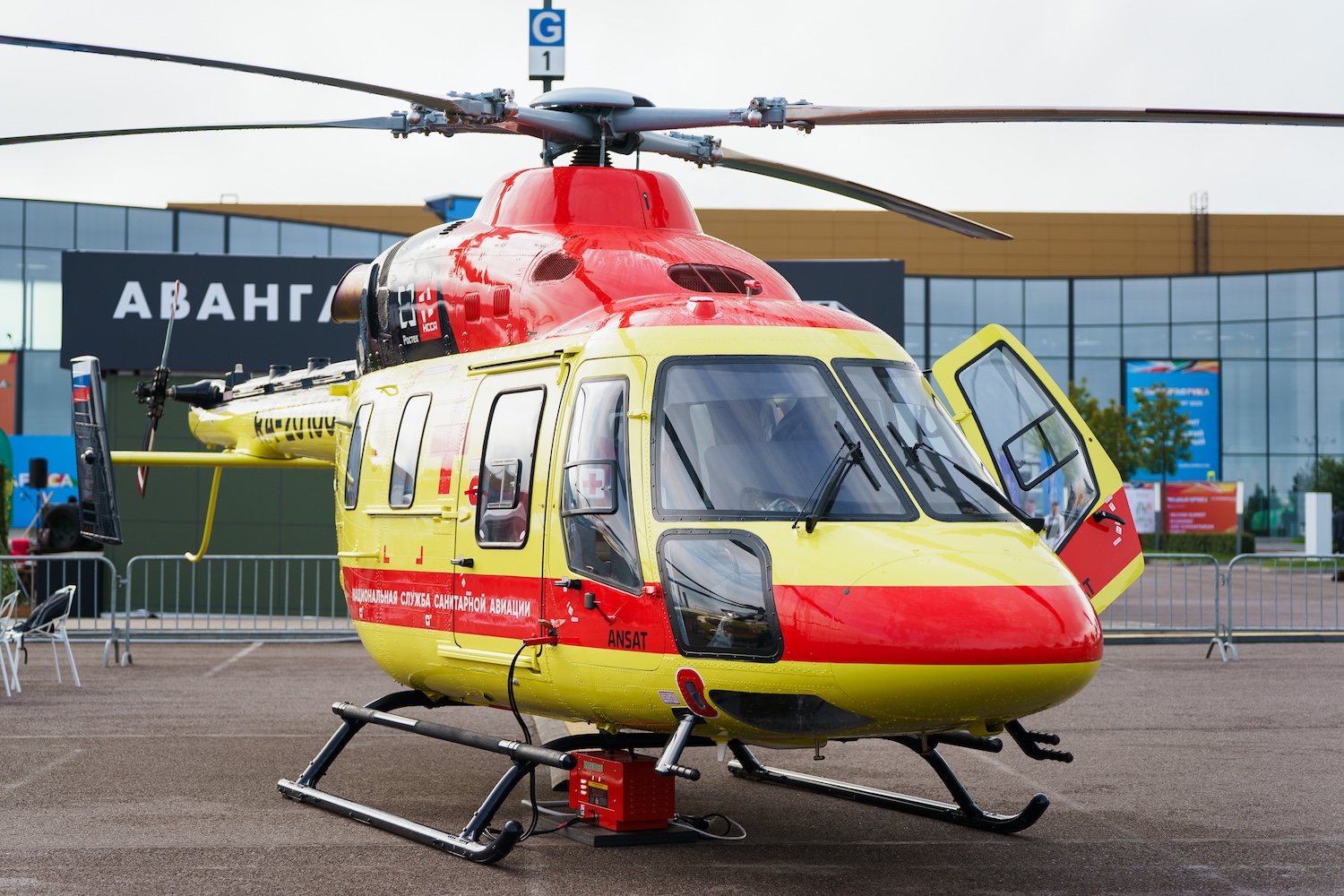 Владимир Путин оценил технические возможности вертолета «Ансат» Национальной службы санавиации Ростеха