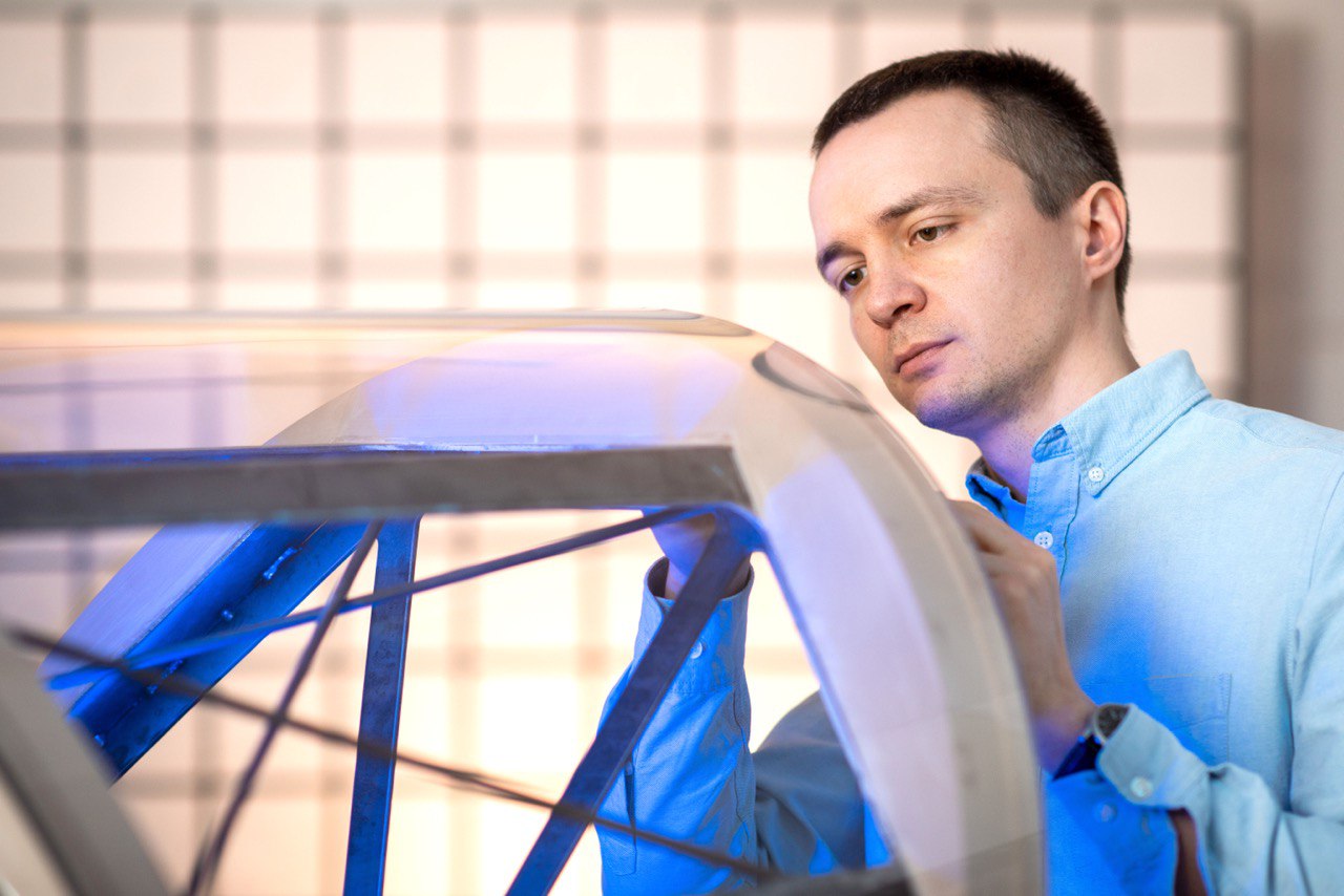 Профессии Ростеха: инженер-технолог транспортного остекления