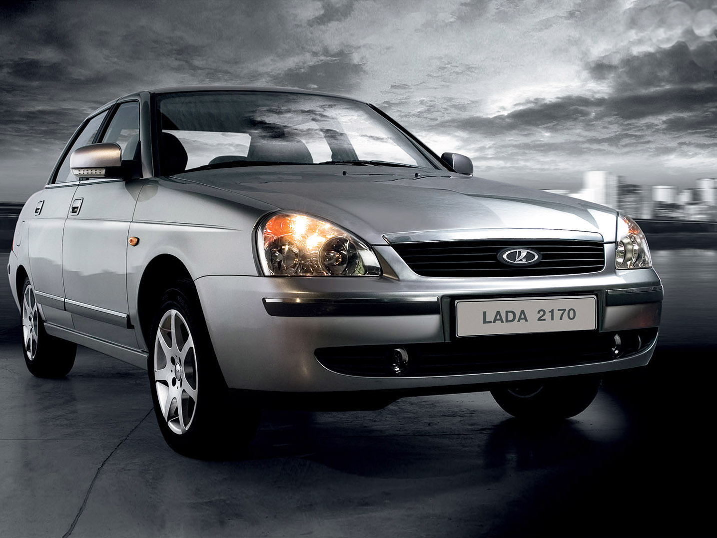 Выпущен 900-тысячный автомобиль Lada Priora