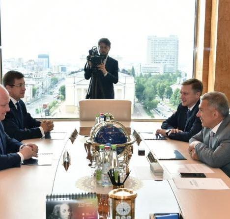 Глава «Рособоронэкспорта» Александр Михеев провел встречу с Рустамом Миннихановым