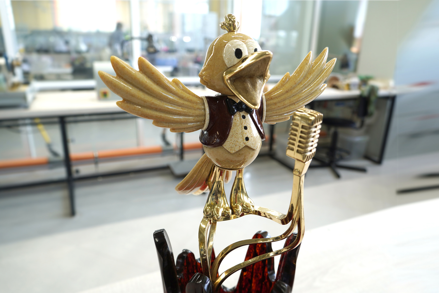 Янтарный комбинат Ростеха создал новые версии призов для «Голосящего КиВиНа»