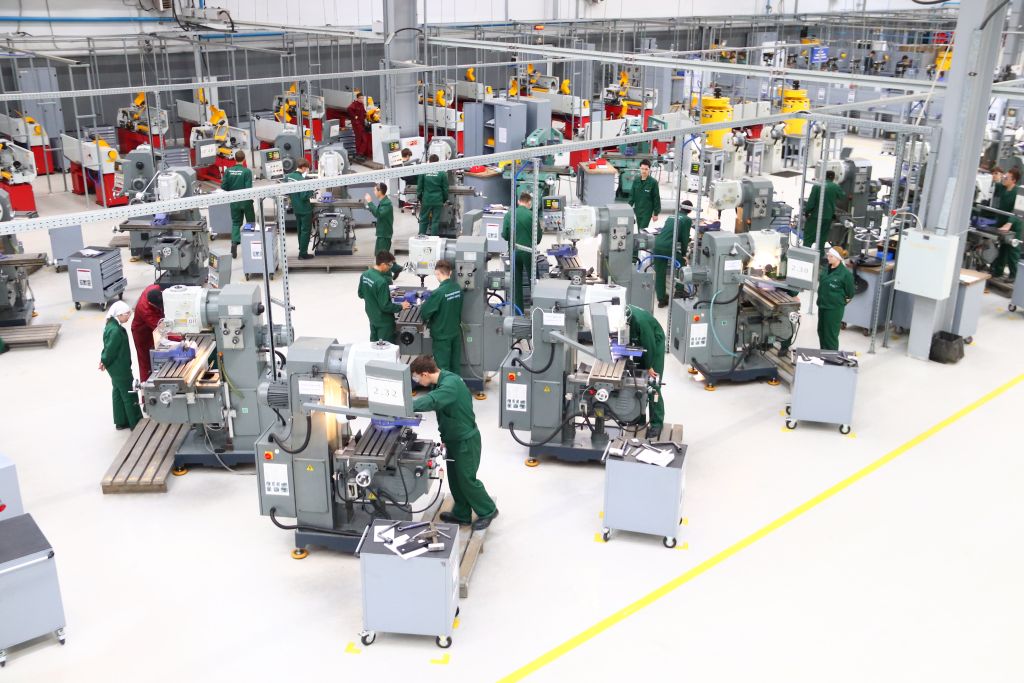 В ОДК-УМПО в 2024 году подготовили почти тысячу специалистов для двигателестроения