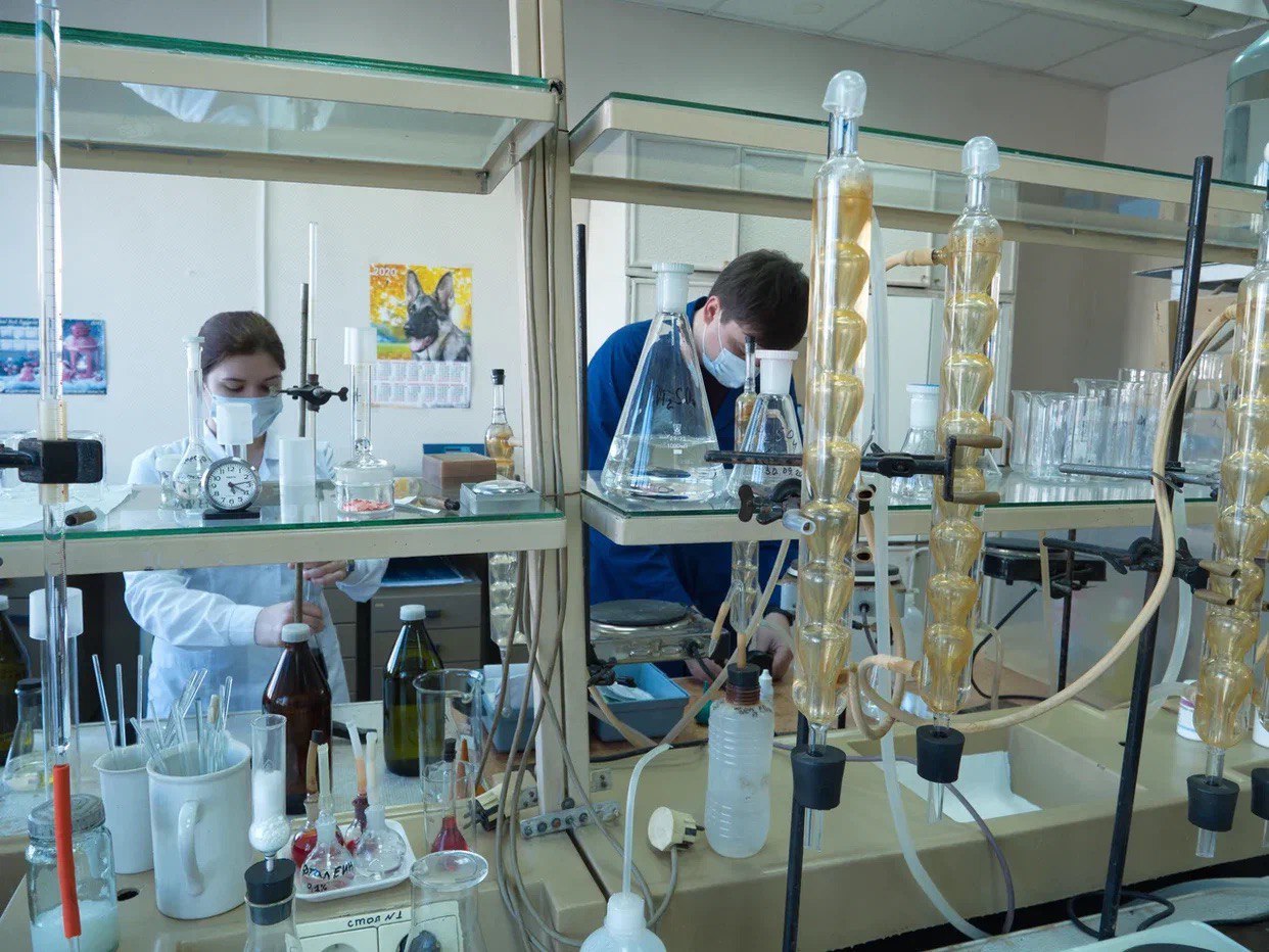 УНИХИМ импортозаместил сырье для декоративной косметики