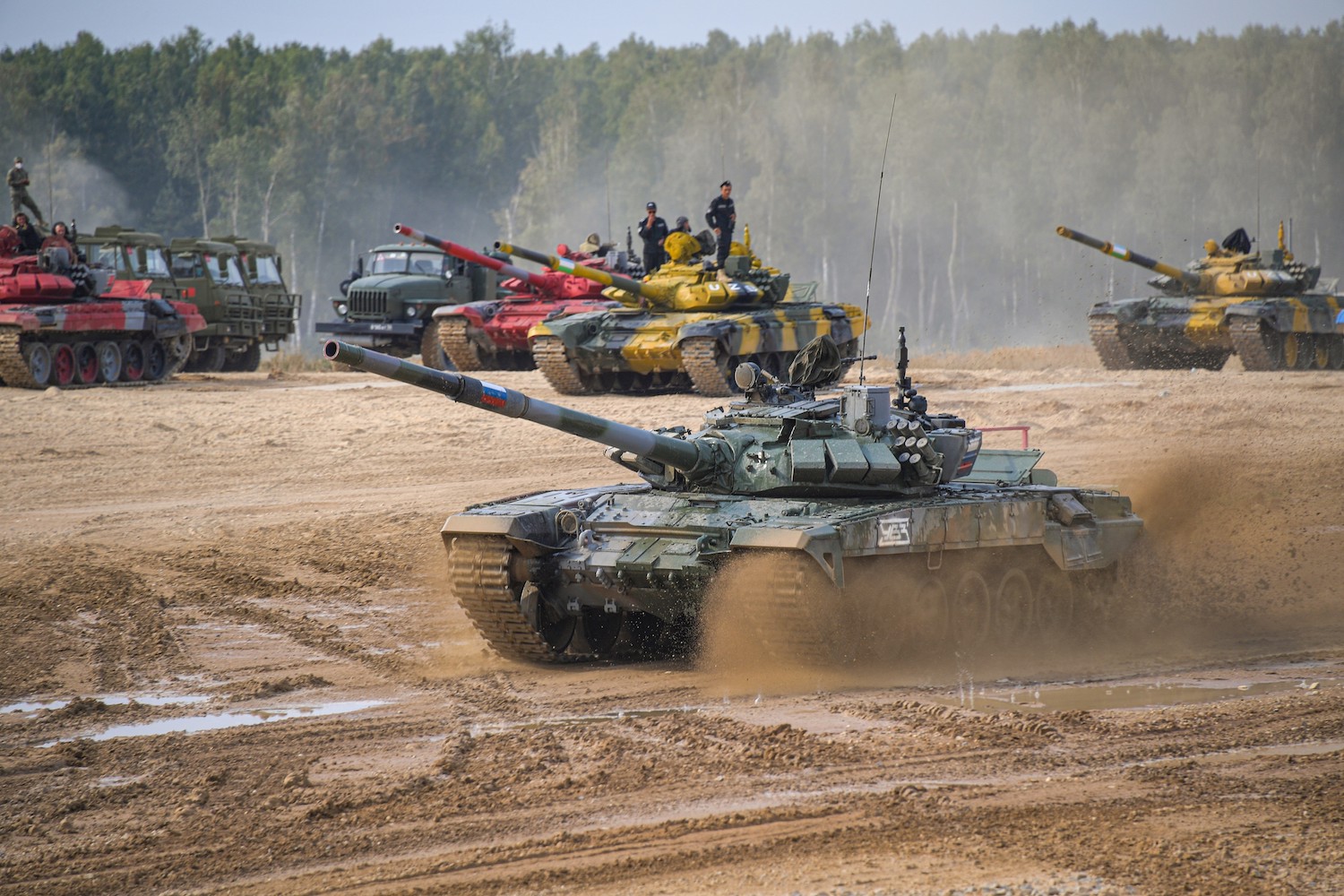Российские танкисты в десятый раз победили в «Танковом биатлоне»