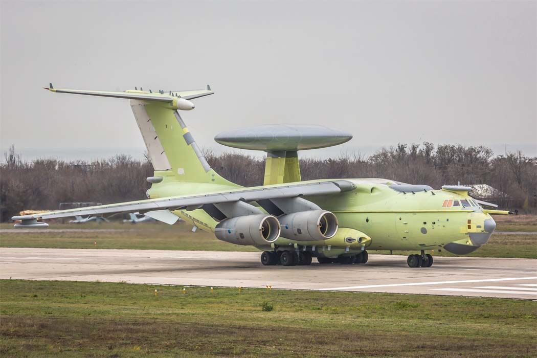 Самолет радиолокационного дозора А-100 совершил второй полет в рамках испытаний